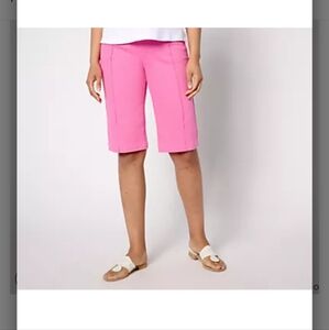 Isaac Mizrahi Live!  Knit Denim Long Shorts with Pintuck. NWT.